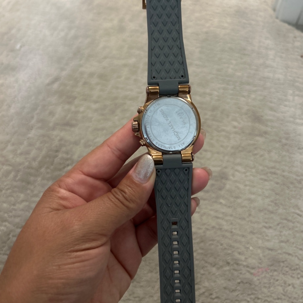Womens Watch - Picture 2 of 2